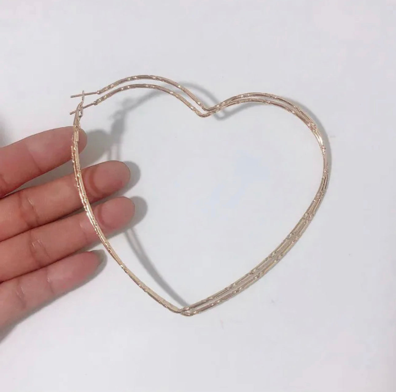Thin Heart Hoops✨
